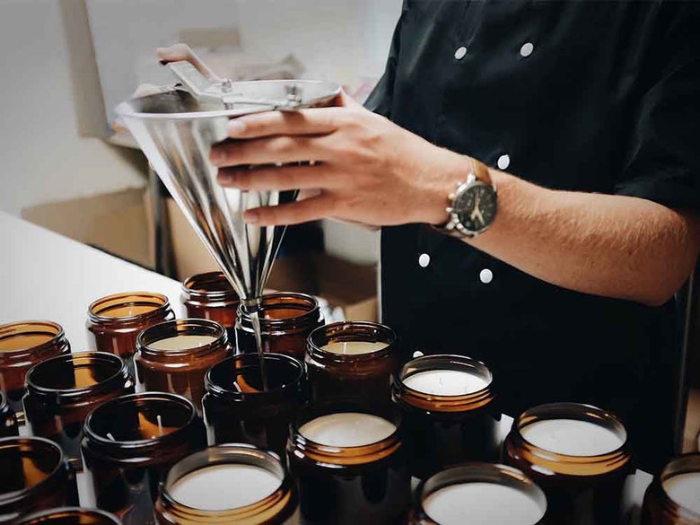 FARIBOLESアロマキャンドル140gとキッチン用品