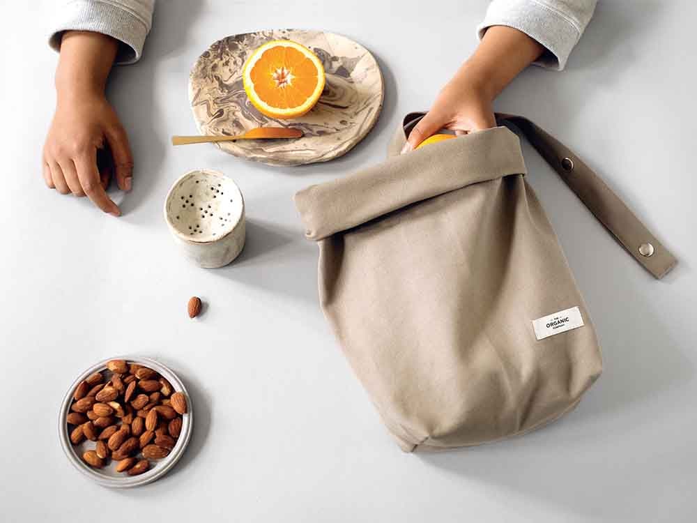 The Organic Company製オーガニックコットンヘビーキャンバス製スモールショルダーバッグ、サイズ30×39×12cm