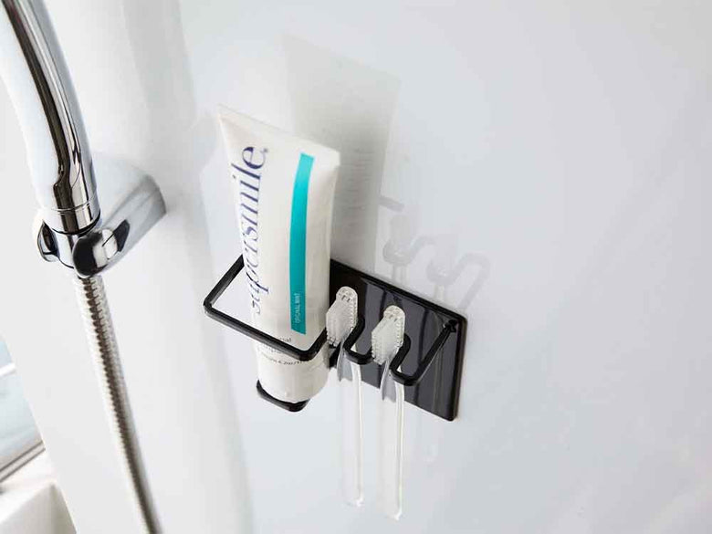 YAMAZAKIタワーのマグネット式バスルームチューブとブラシホルダー