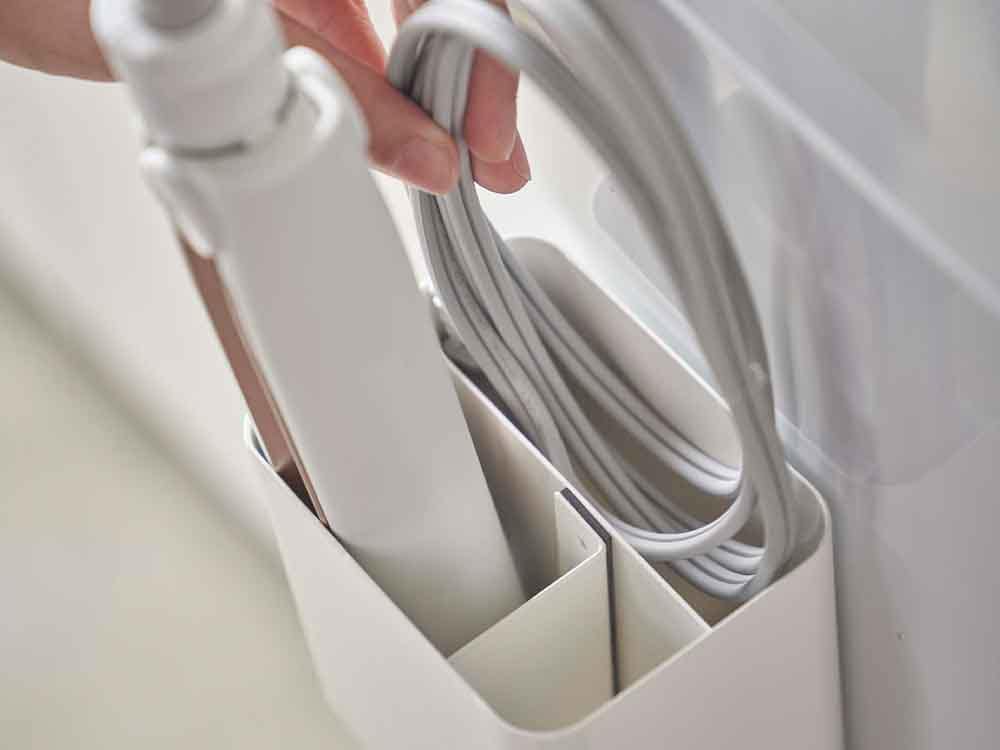 タワー型マグネット仕切り付きヘアアイロンホルダー