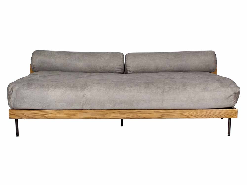 リネンを使用したハードウッドのベッド