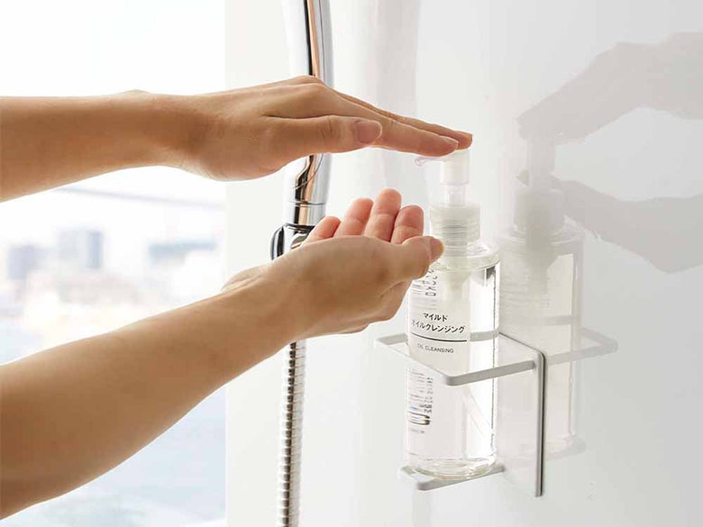 YAMAZAKI/towerのマグネット式バスルームボトルホルダー