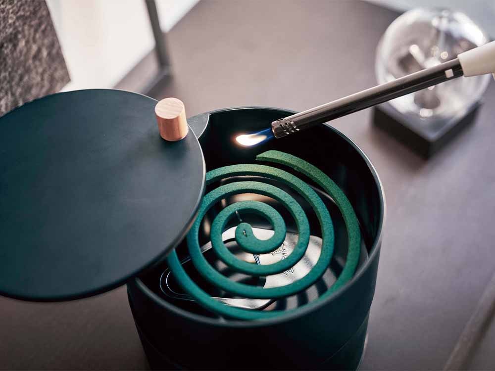 YAMAZAKI/towerの収納トレー付き蚊遣り