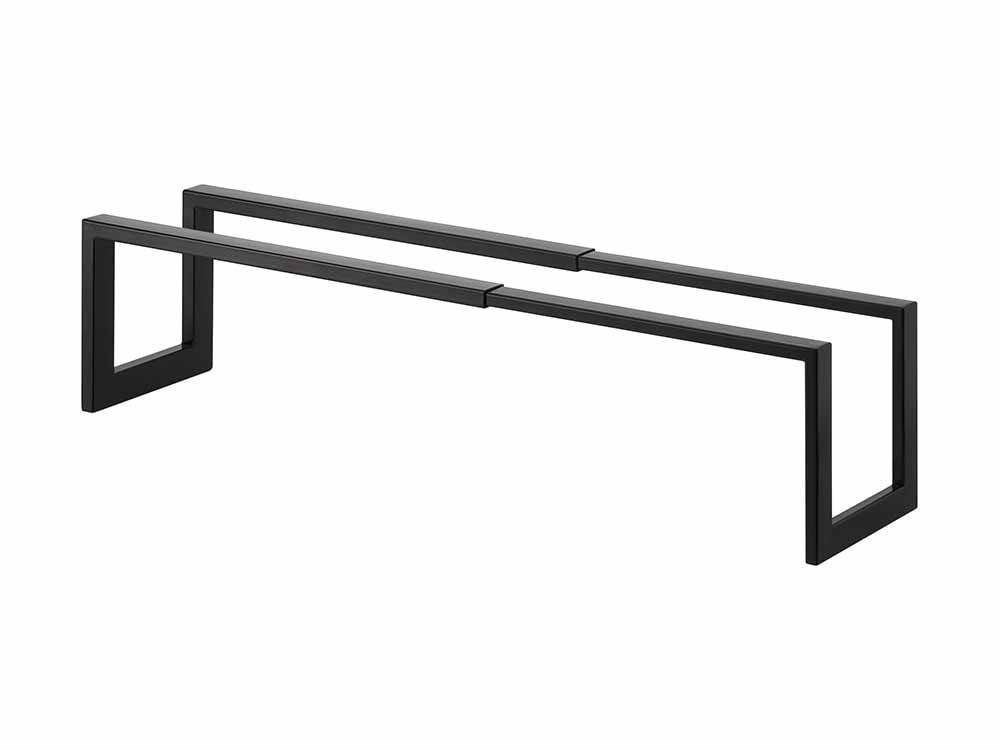 YAMAZAKI/LINEの1段伸縮シューズラック。スチール製で約4～6足の靴を収納可能な耐荷重5kgのシューズラック