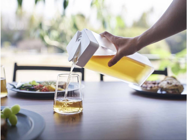 towerタワーの倒して置ける黒色冷水筒