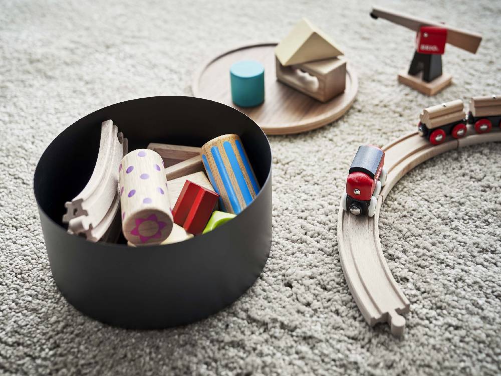 RIN蓋付き収納ケースの円筒形本体と蓋