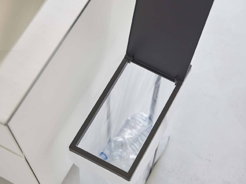 シルバーのタワー蓋付き分別ゴミ袋ホルダー