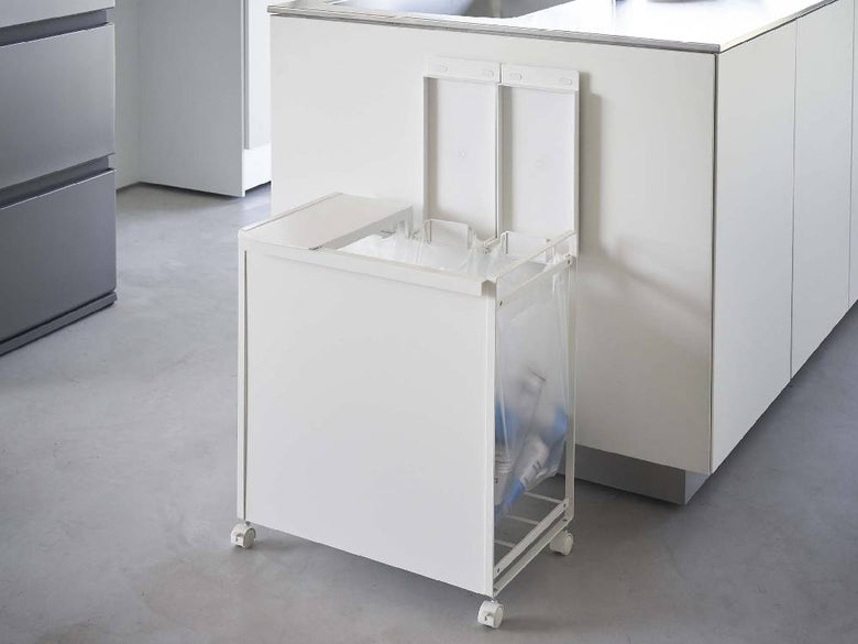 銀色の蓋付き分別ダストワゴン