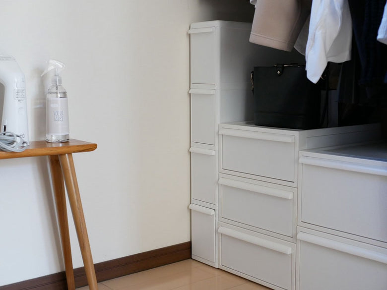 ライクイットの4段キャスター付きスリム収納