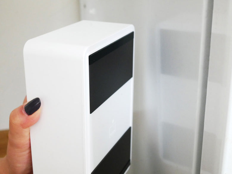 Yamazaki towerブランドのマグネットウェットシートホルダー