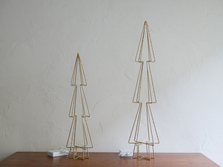 ホーンプリーズ製のアイアンフレームにLEDライトが組み込まれたスタイリッシュなフレームワークツリー。室内の装飾に最適なデザイン