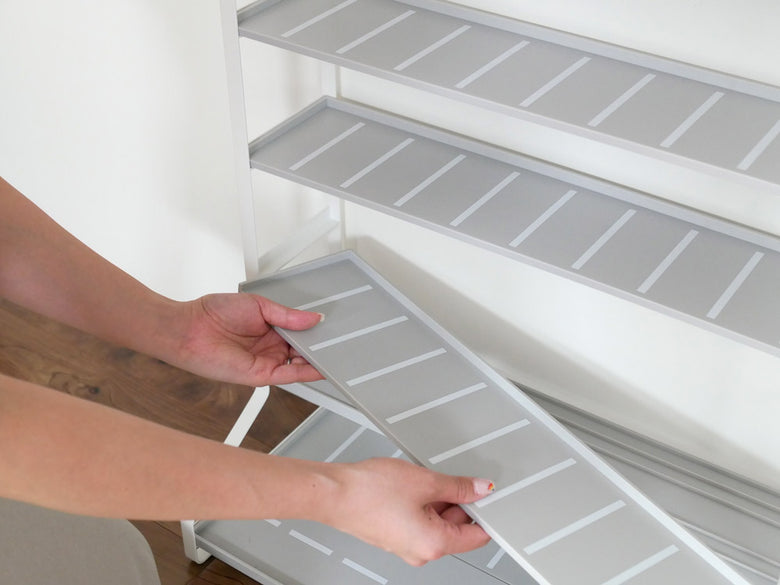 towerブランドのミニカーとレールトイラック