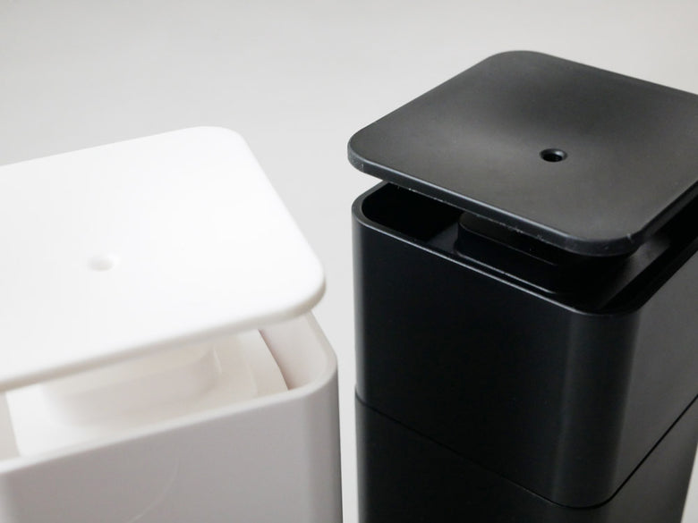 タワーの片手操作可能な液体ディスペンサー