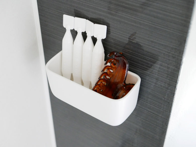 マーナのマグネット石鹸置きが浴室に設置されている