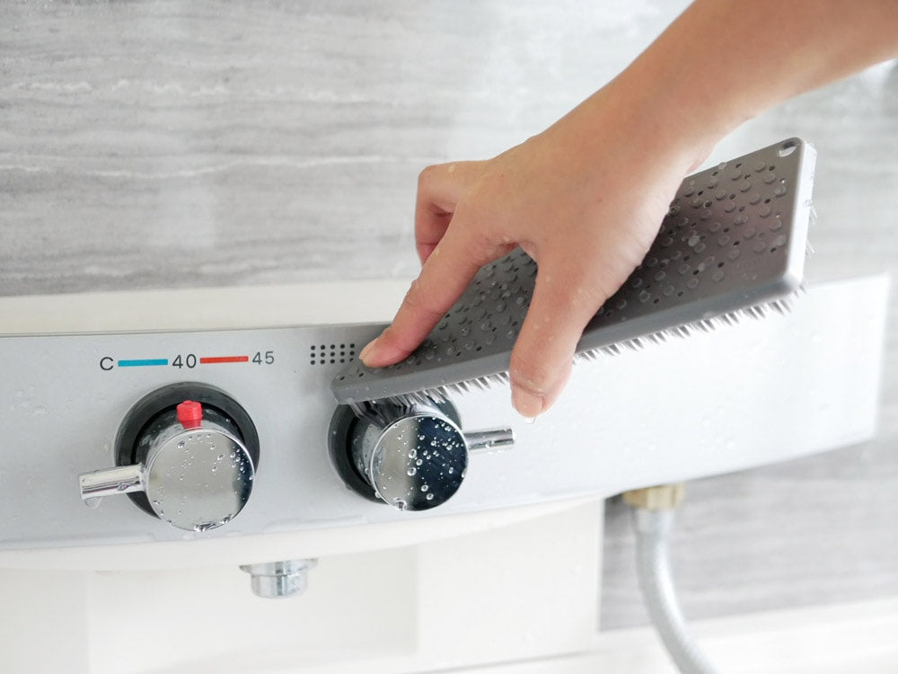 ティディ製プラタワフォーバスのシルバー浴室用ブラシ