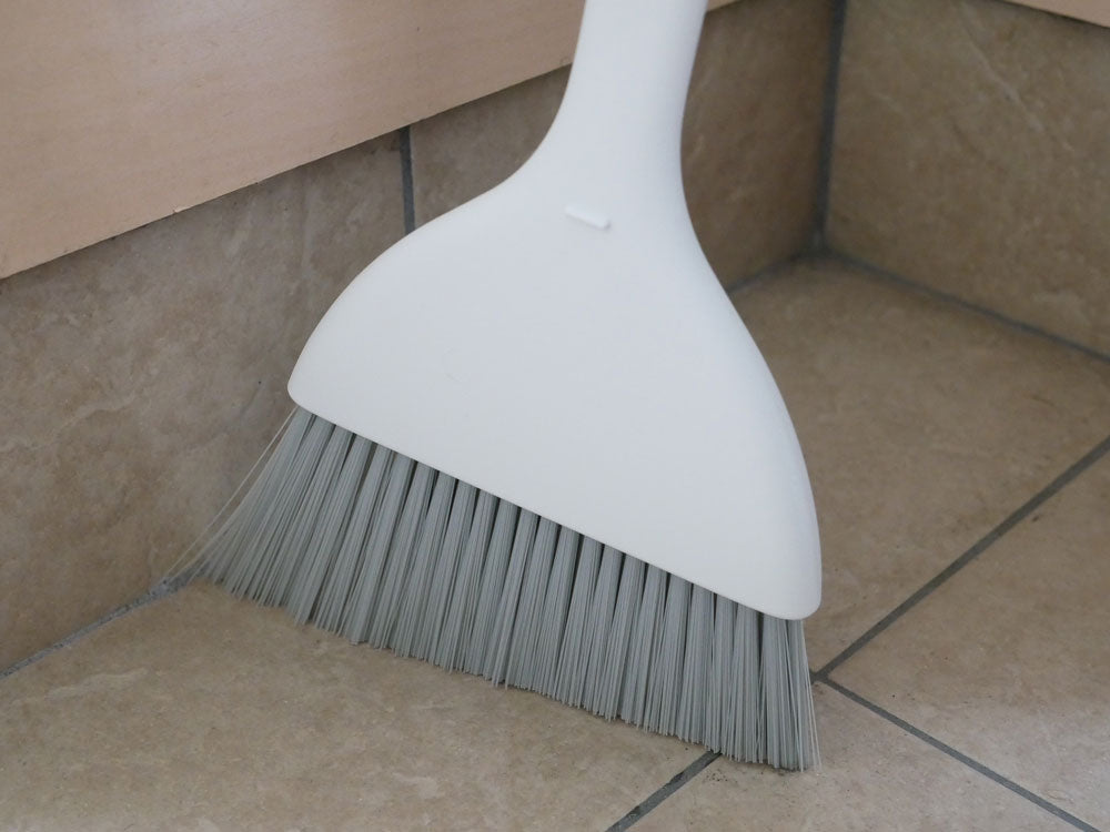 マーナのほうきとちりとりセット