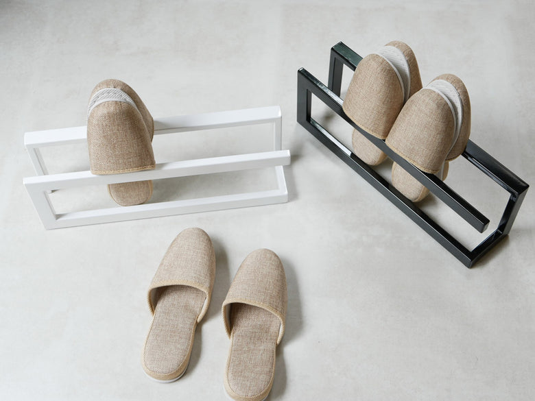 ラインブランドのスチールスリッパラック、4足収納