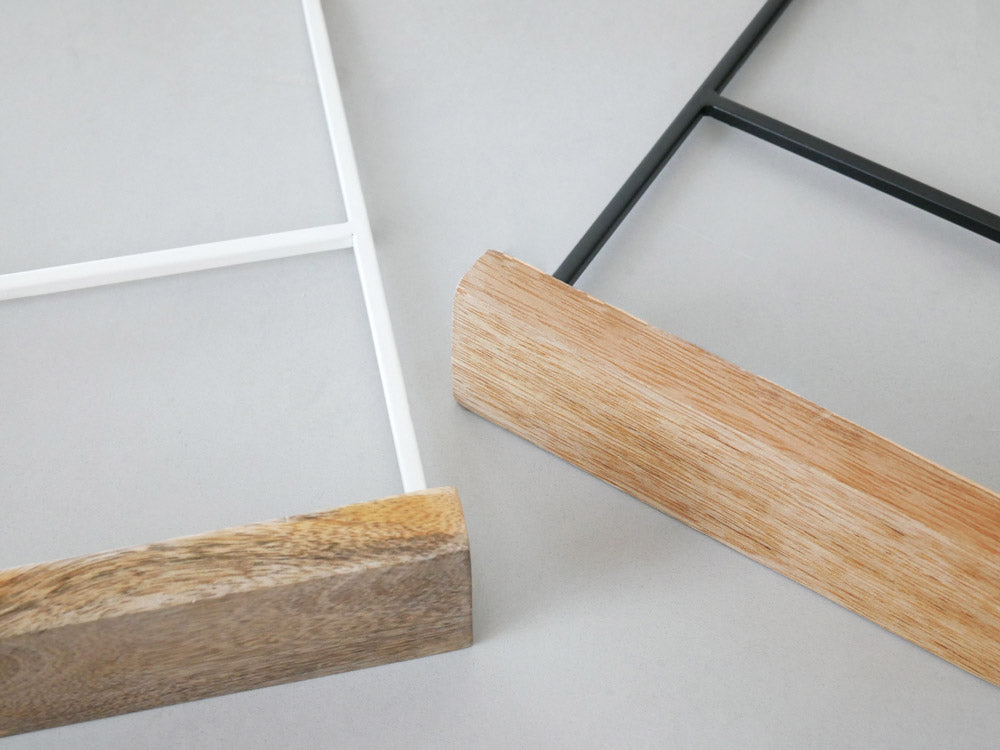 POSH LIVINGのマンゴーウッドとアイアン製クリーナースタンド