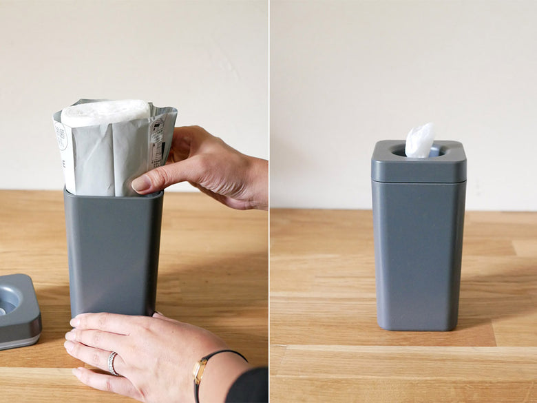 サラサデザインのb2cウェットティッシュスタンド。ABSとシリコン製の本体にシリコン蓋が付いており、サイズは約幅9×奥行9×高さ19cm。