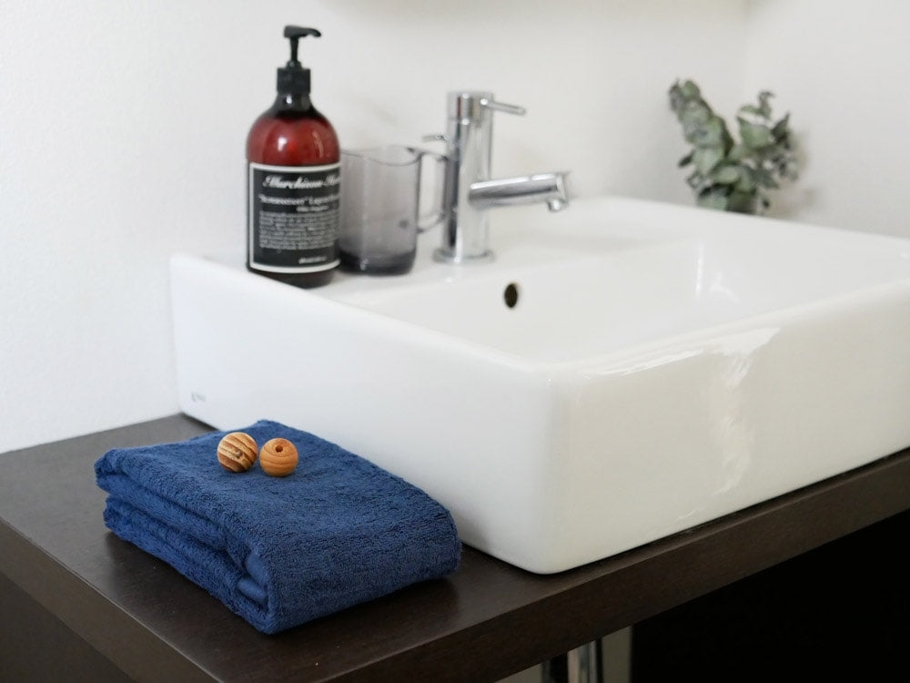 REST FOLKのプラシッド柄フェイスタオル（W34×L84cm）とバスタオル（W60×L120cm）、綿100％日本製