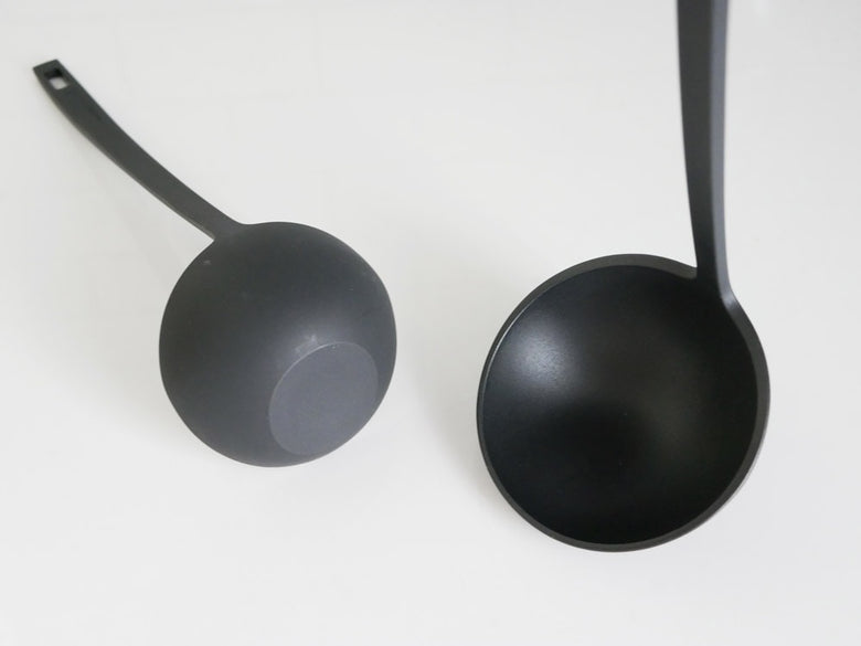 プラスディーの銀色タテオタマおたまとスプーンセット