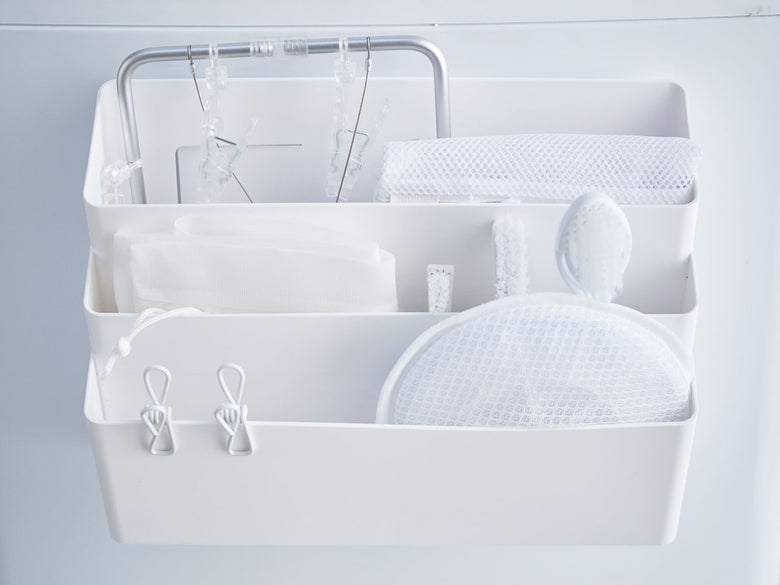 洗濯機横に取り付けた3段マグネット収納ポケット