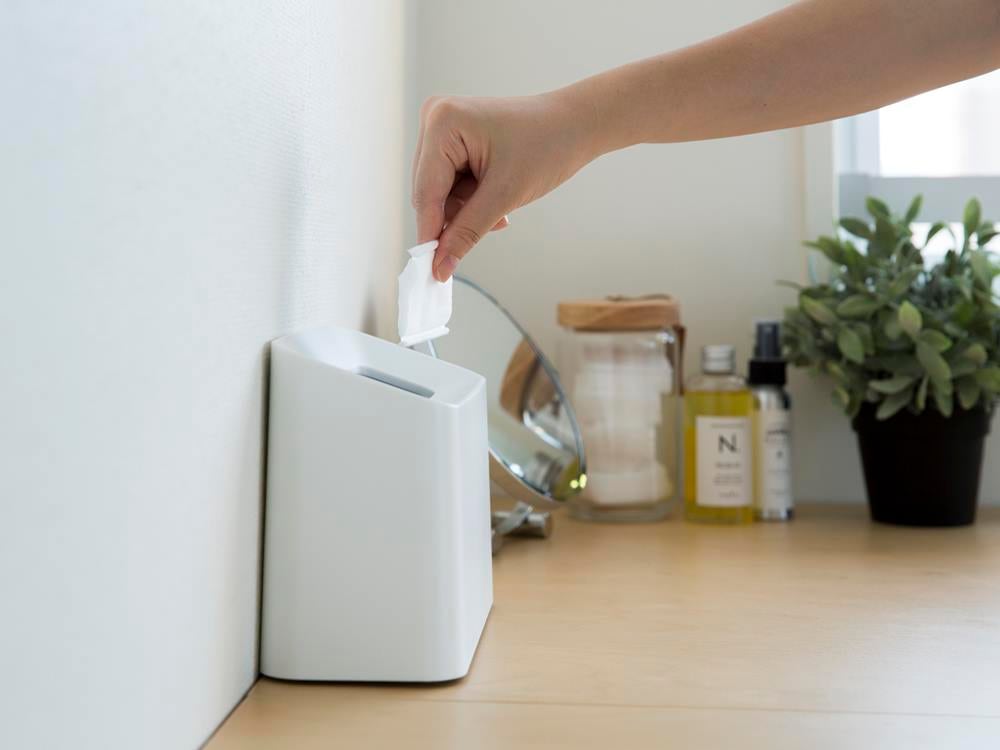 木目プリントのプラスチック製花鉢