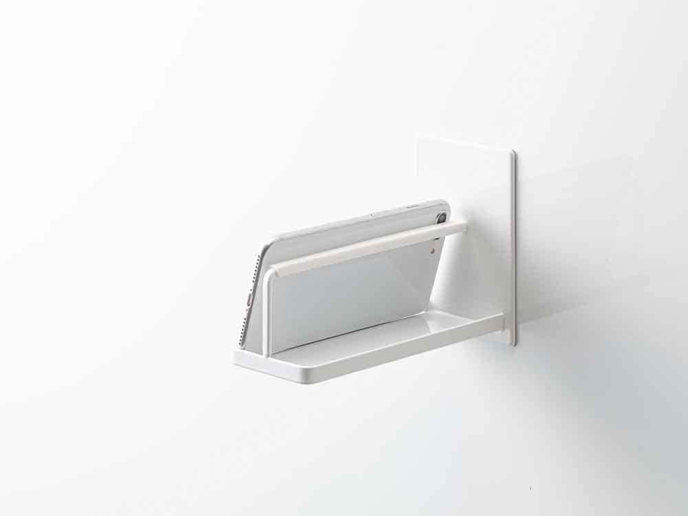 銀色のマグネットスマートフォンスタンド