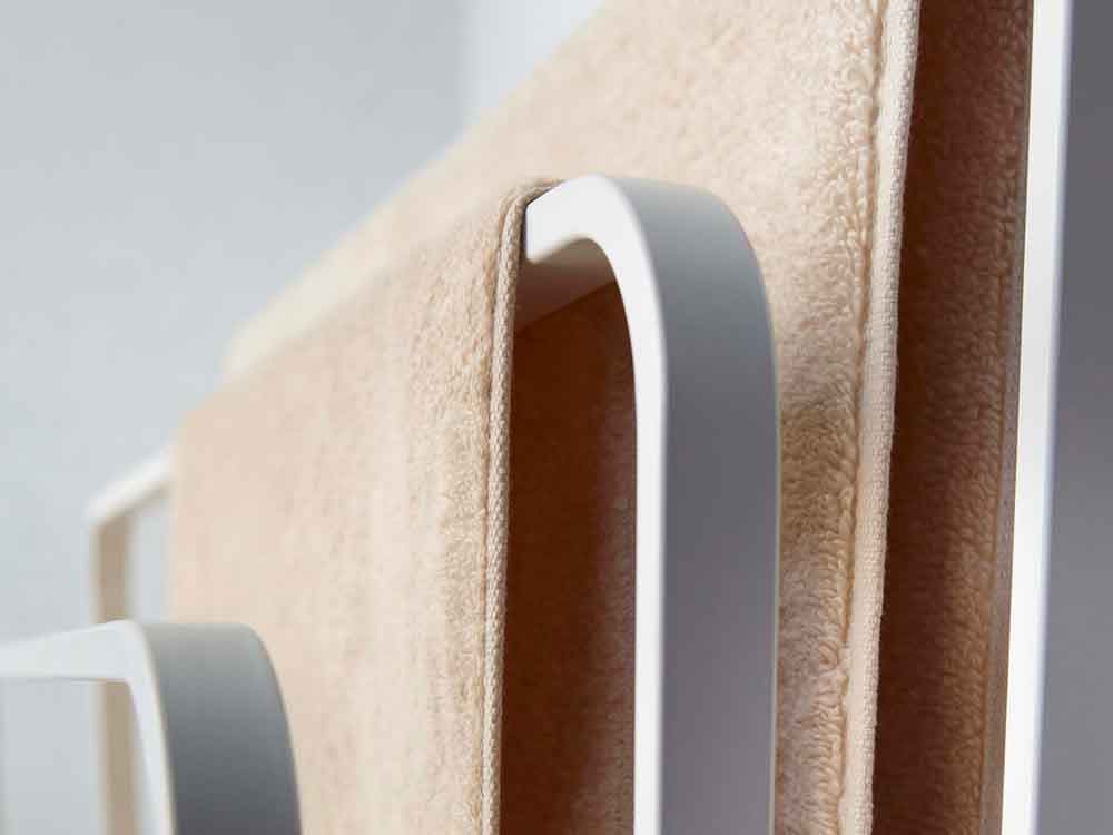 ヤマザキ／タワーの3連横掛けバスタオルハンガー