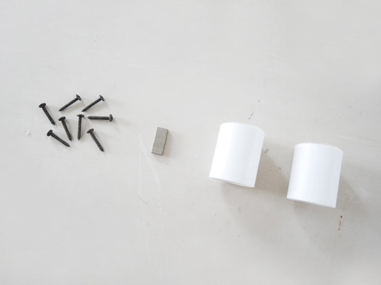 シルバーのプラスチック製円柱