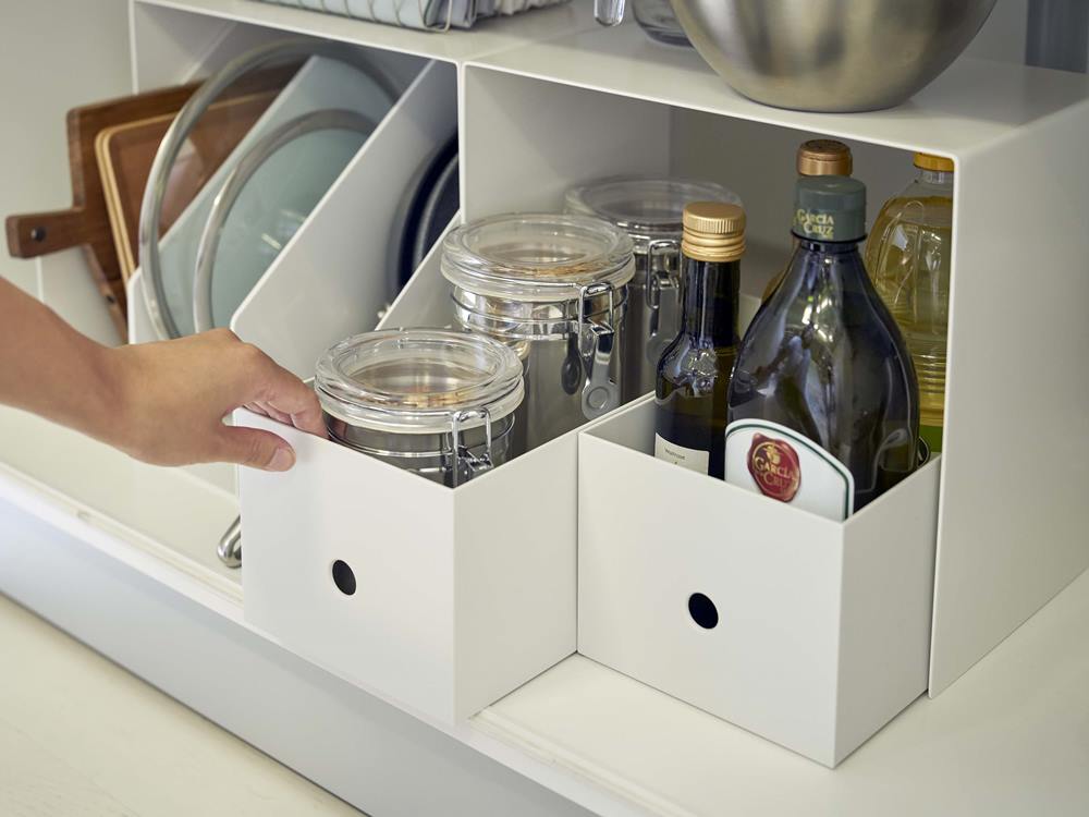 タワー収納ボックス2個組の上ラックがキッチン棚に設置