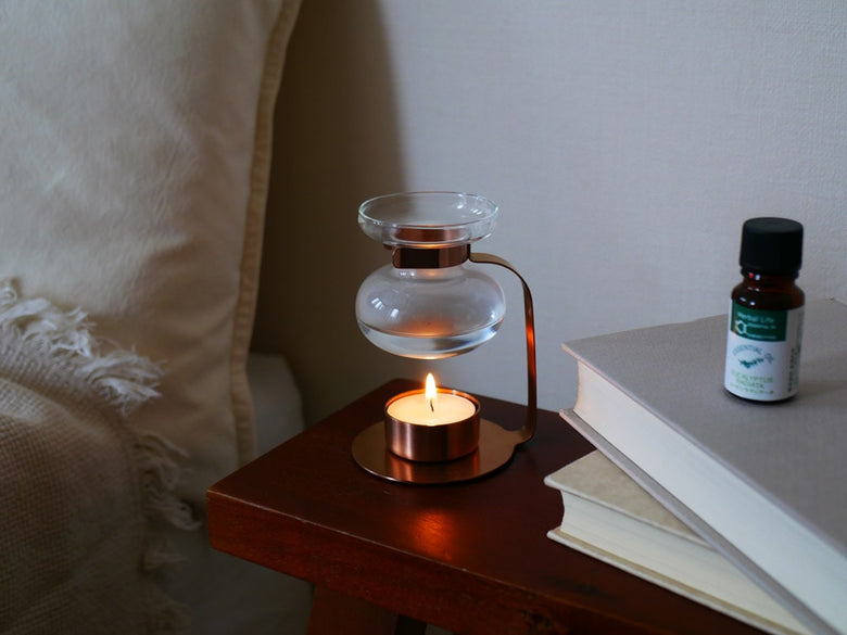 キントーのアロマオイルウォーマーとガラスカップ