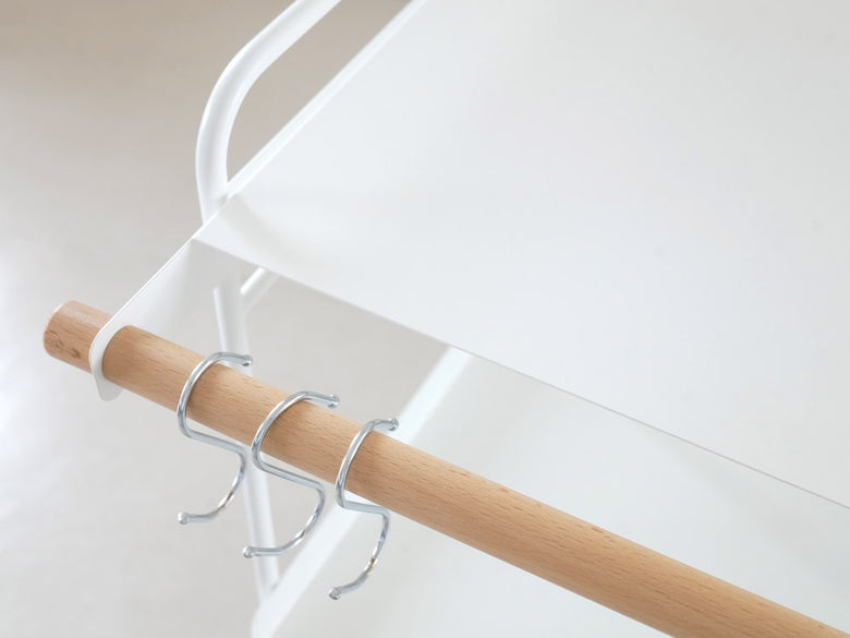 リヴ スチールワゴンで洗濯物を干している様子