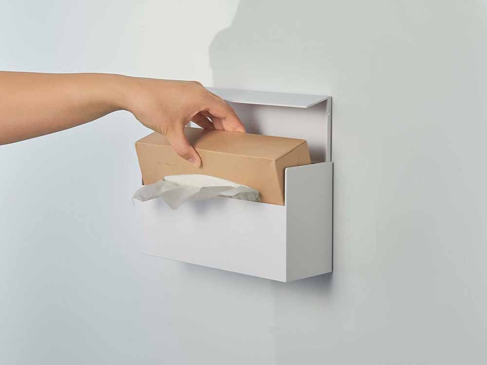 ウォールペーパーホルダーとトイレットペーパー