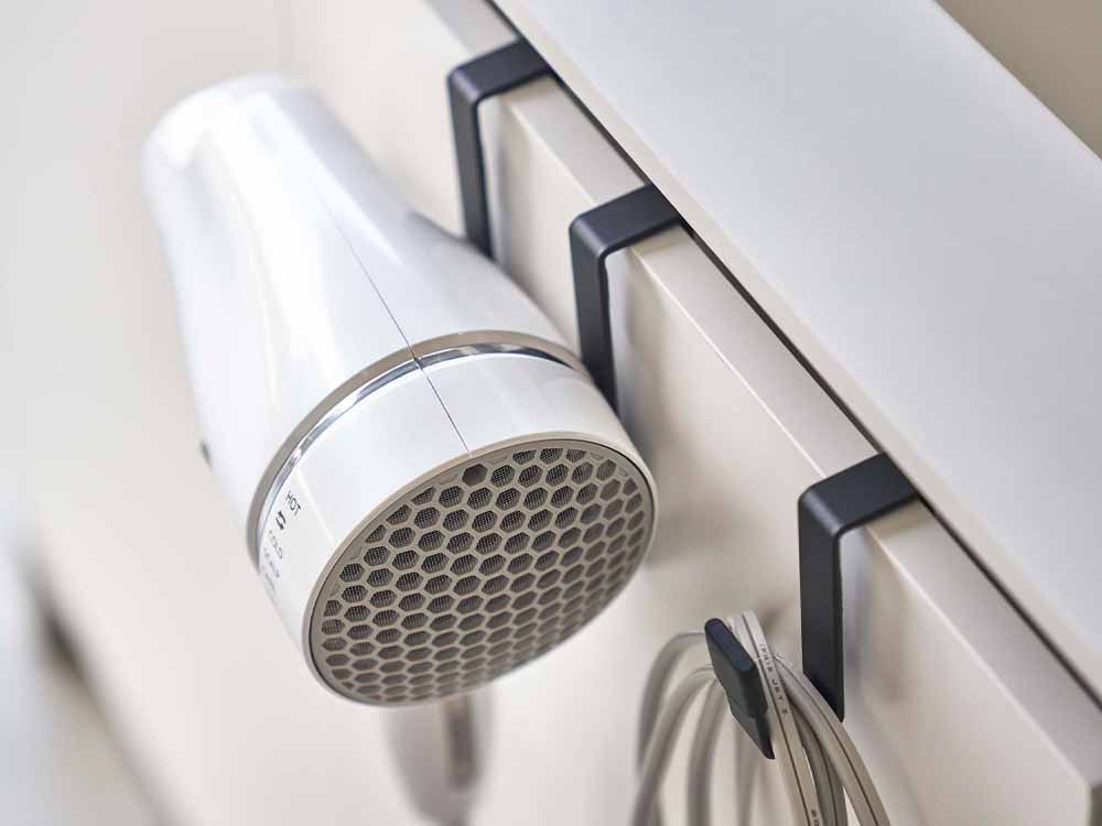 YAMAZAKIの銀色タワードライヤーハンガー