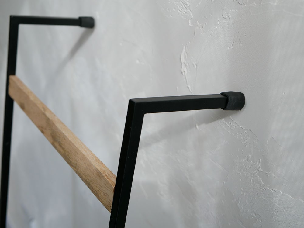 ポッシュリビング製のマンゴウッドウォールハンガー