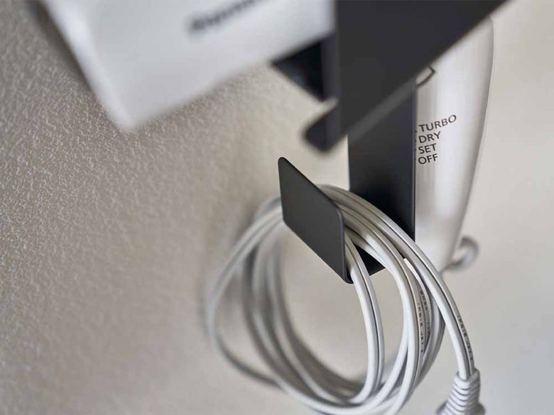 Yamazakiタワーの引掛け式ドライヤーホルダー