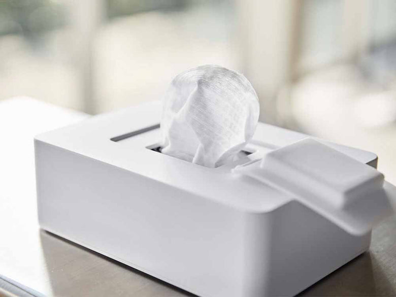 山崎タワーの白いウェットシートホルダー