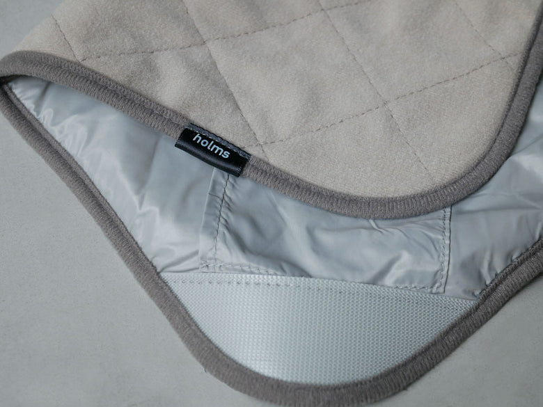 グレーのリネン素材CB JAPAN holmsデイラップ