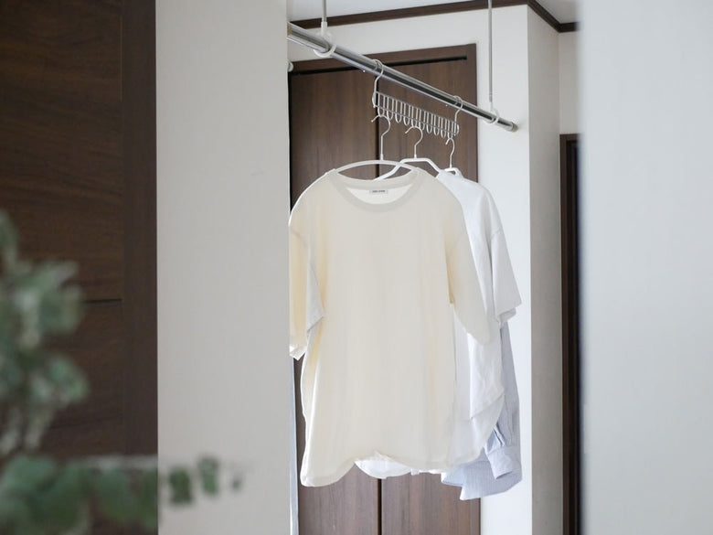 銀色のステンレス製10連ハンガー