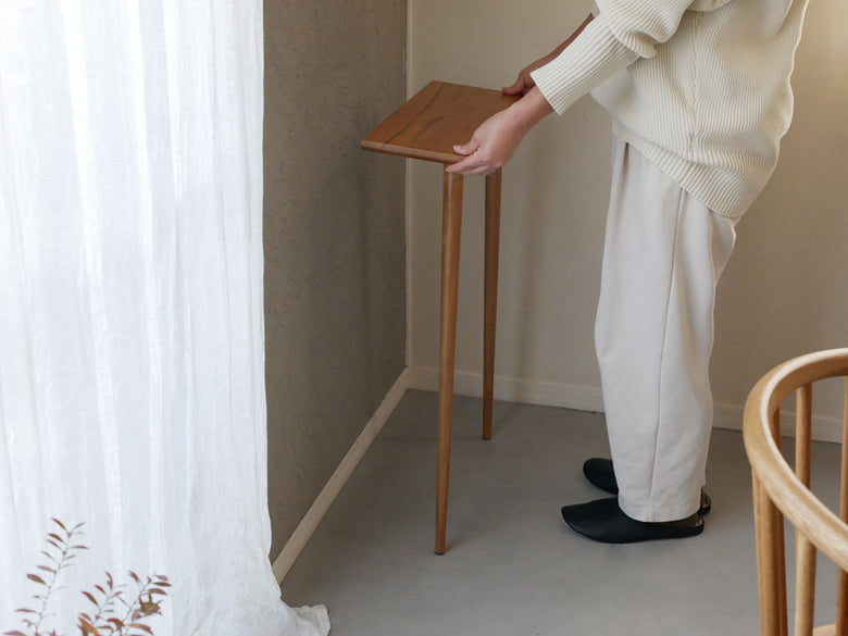 Comore Sunのチーク立てかけコンソールテーブル