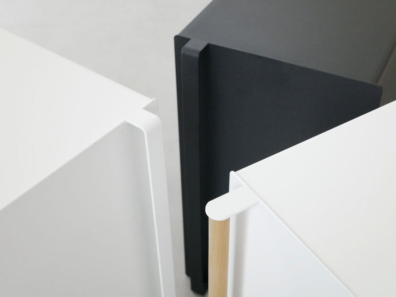 toscaトスカのホワイトスリムブレッドケース