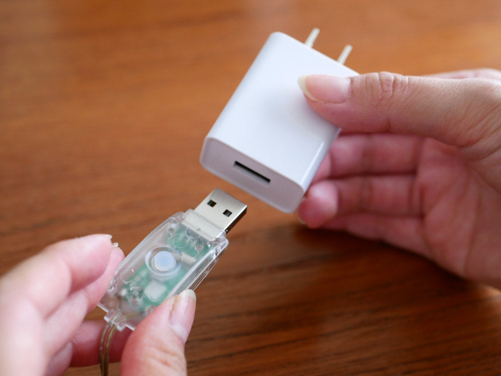 Horn Please MADEのLEDライトワイヤーデコレーション ラインアップ240個入りが美しく配置された装飾用製品の写真