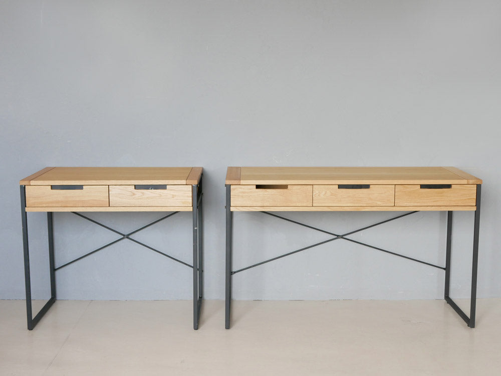 オーク無垢材と黒スチールのスプレムデスク