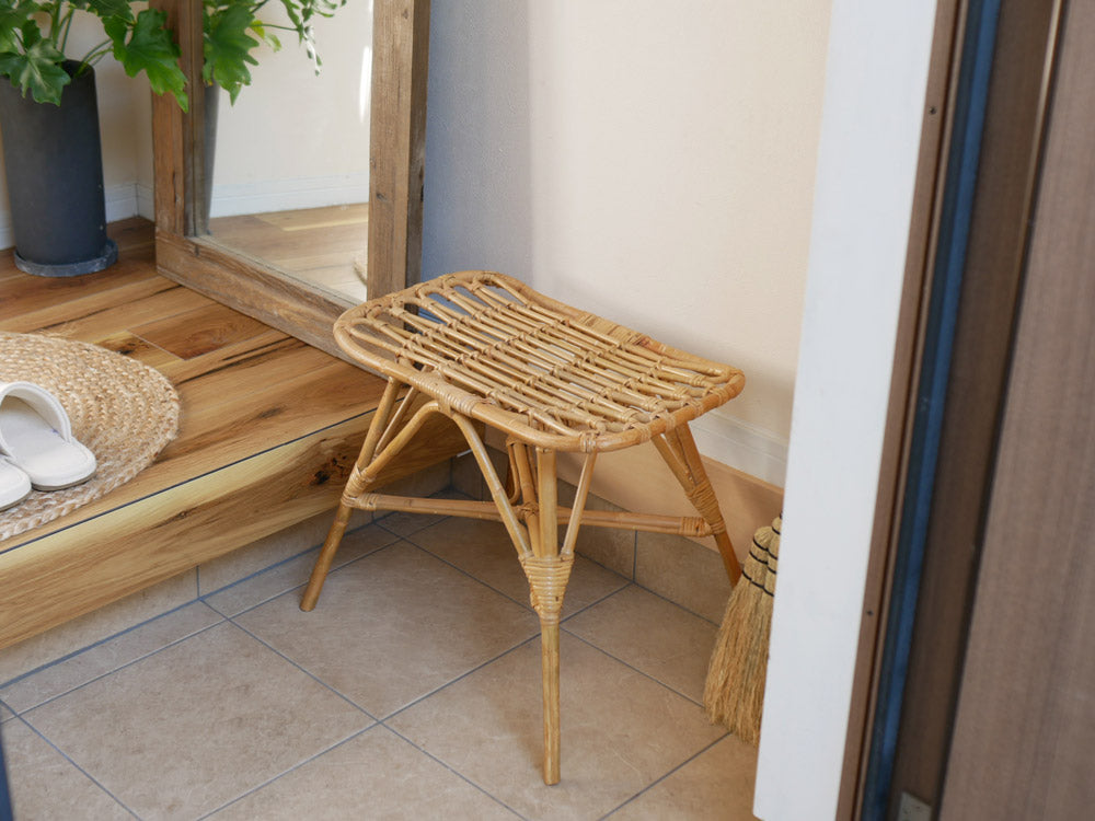 インドネシア産皮付きラタンのレクトススツール