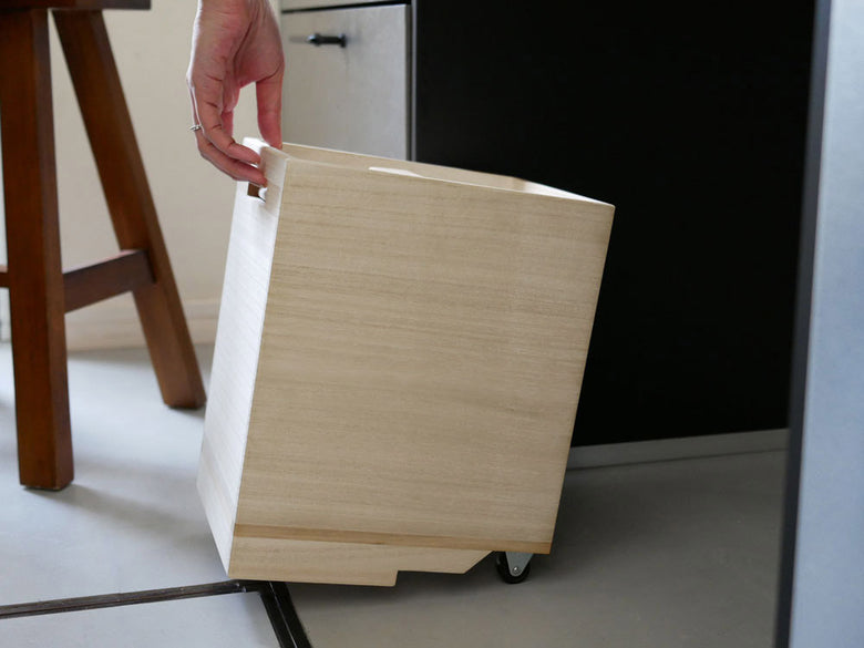 増田桐箱店の桐製米びつ キャスター付き