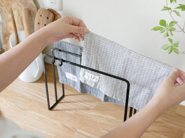 YAMAZAKIブランドのタワー型布巾ハンガー