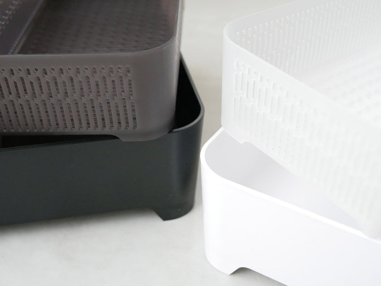 山崎製【tower/タワー】卓上水切りトレーの角型モデル、ABS樹脂製で2段構造の水切り台