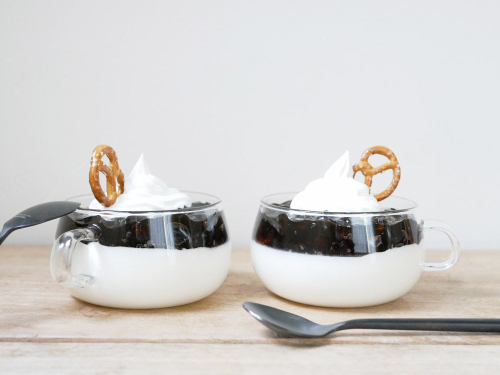 キントーUNITEAの透明ガラスカップとソーサーセット