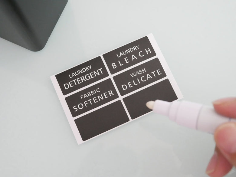 towerブランドの詰め替え用ランドリーボトル、ABS樹脂製の銀色容器とシリコーンパッキン付き、約700ml容量